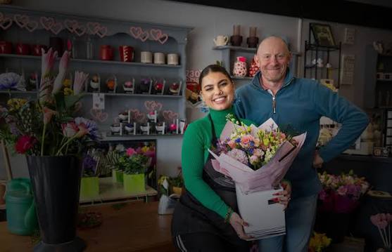 Anniversary Flowers Delivery: Timing a Surprise That Actually Works

